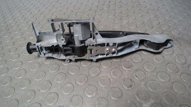 Foto: TÜRAUSSENGRIFF HINTEN LINKS eines Citroen C3 Picasso VTi 120 L