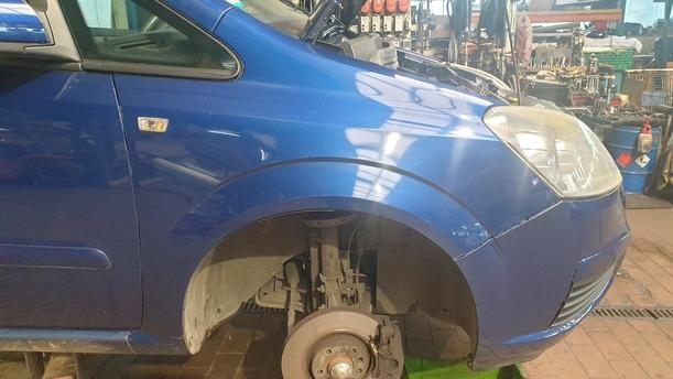 Foto: KOTFLÜGEL RECHTS eines Opel Zafira 1.9 CDTI GL