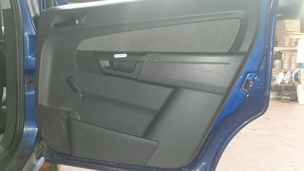 Foto: TÜR HINTEN RECHTS eines Opel Zafira 1.9 CDTI GL
