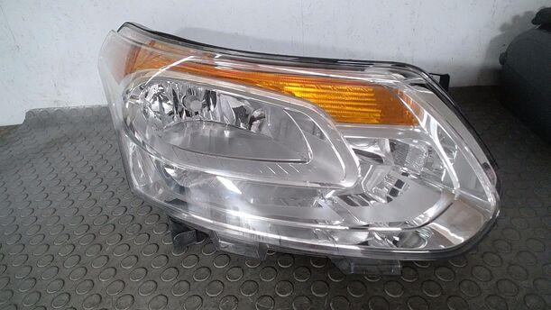 Foto: SCHEINWERFER RECHTS ( HELLA ) eines Citroen C3 Picasso VTi 120 GL