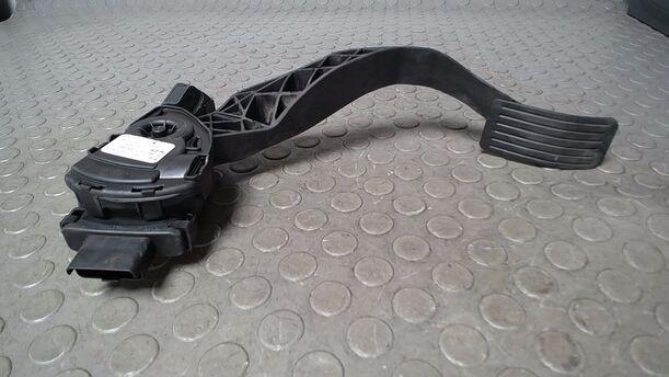 Foto: GASPEDAL eines Citroen C3 Picasso VTi 120 GL