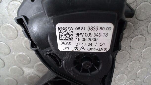 Foto: GASPEDAL eines Citroen C3 Picasso VTi 120 GL