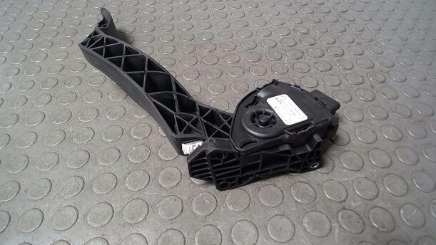 Foto: GASPEDAL eines Citroen C3 Picasso VTi 120 GL
