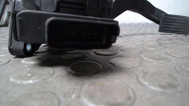 Foto: GASPEDAL eines Citroen C3 Picasso VTi 120 GL