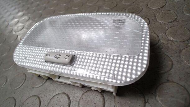 Foto: INNENLEUCHTE/ INNENBELEUCHTUNG HINTEN eines Citroen C3 Picasso VTi 120 GL