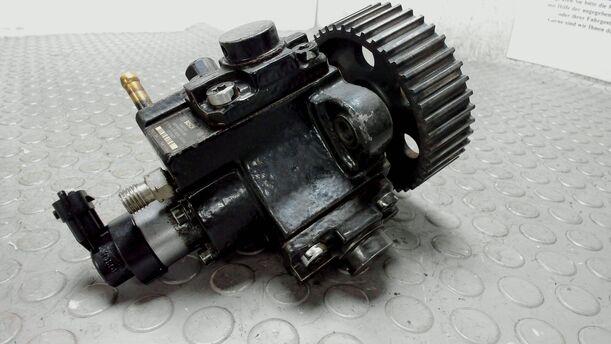 Foto: HOCHDRUCKPUMPE / DIESELEINSPRITZPUMPE eines Opel Zafira 1.9 CDTI LX