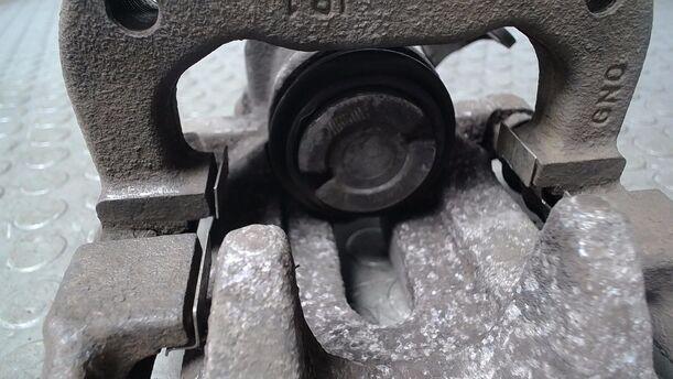 Foto: BREMSSATTEL HINTEN RECHTS eines Citroen C3 Picasso VTi 120 Style