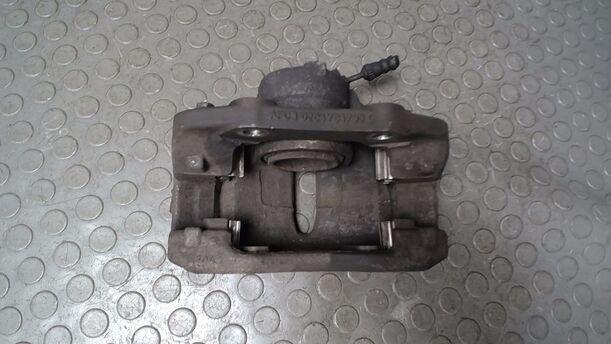 Foto: BREMSSATTEL VORN RECHTS ( BOSCH ) eines Citroen C3 Picasso VTi 120 Style