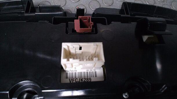 Foto: TACHOEINHEIT/ KOMBIINSTRUMENT eines Citroen C3 Picasso VTi 120 Style