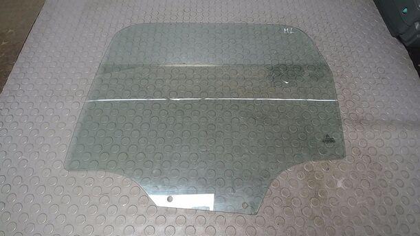 Foto: SEITENSCHEIBE/ TÜRSCHEIBE HINTEN LINKS eines Citroen C3 Picasso VTi 120 Style