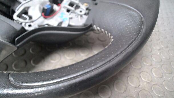 Foto: LEDERLENKRAD ( OHNE AIRBAG ) eines Citroen C3 Picasso VTi 120 Style