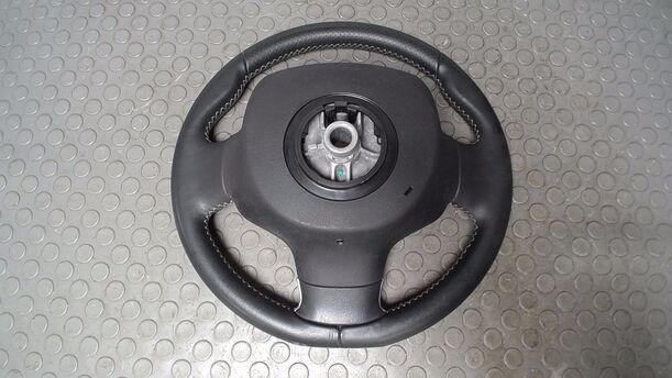 Foto: LEDERLENKRAD ( OHNE AIRBAG ) eines Citroen C3 Picasso VTi 120 Style