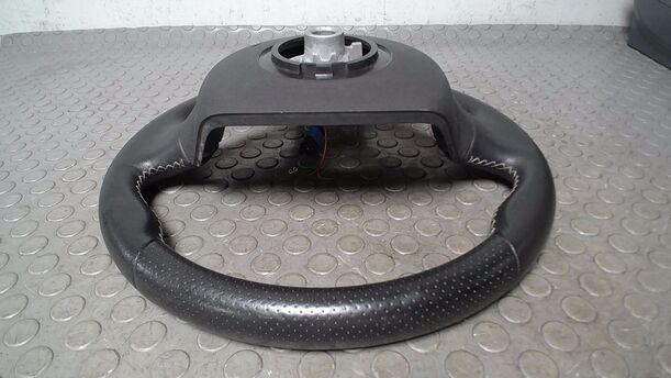 Foto: LEDERLENKRAD ( OHNE AIRBAG ) eines Citroen C3 Picasso VTi 120 Style