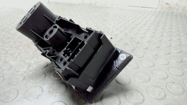 Foto: LICHTSCHALTER ( OHNE NEBELSCHEINWERFER ) eines Opel Zafira 1.9 CDTI Style