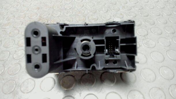 Foto: LICHTSCHALTER ( OHNE NEBELSCHEINWERFER ) eines Opel Zafira 1.9 CDTI Style