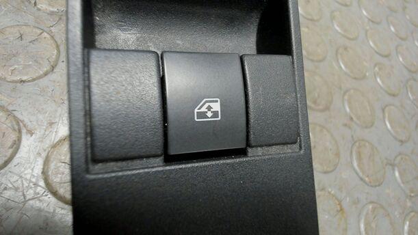 Foto: FENSTERHEBERSCHALTER eines Opel Zafira 1.9 CDTI Style