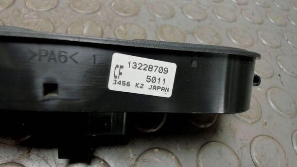 Foto: FENSTERHEBERSCHALTER eines Opel Zafira 1.9 CDTI Style