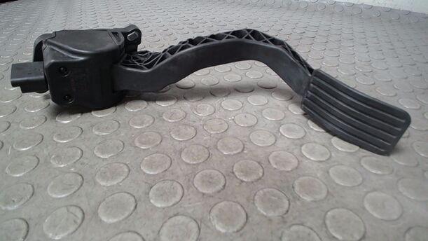 Foto: GASPEDAL eines Peugeot 206+ 60 Style
