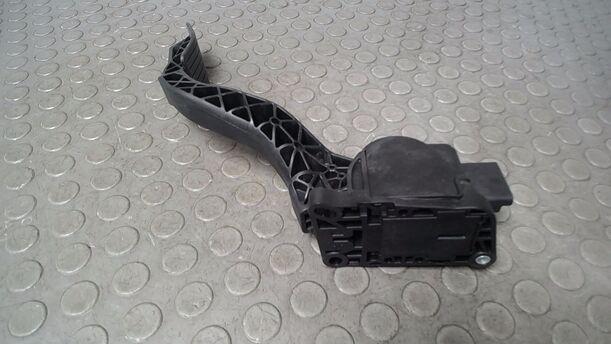 Foto: GASPEDAL eines Peugeot 206+ 60 Style