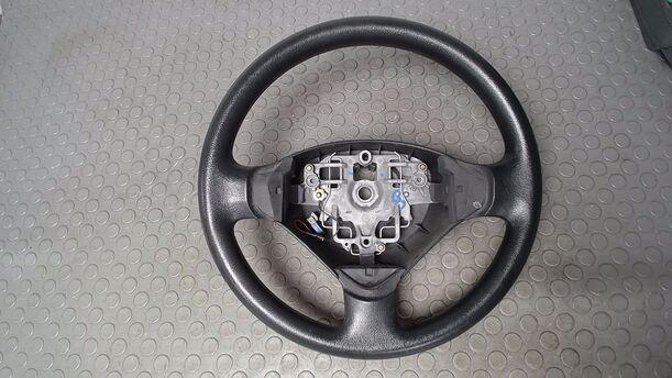 Foto: LENKRAD ( OHNE AIRBAG ) eines Peugeot 206+ 60 LX