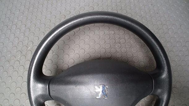 Foto: LENKRAD ( OHNE AIRBAG ) eines Peugeot 206+ 60 LX