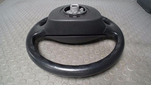 Foto: LENKRAD ( OHNE AIRBAG ) eines Peugeot 206+ 60 LX