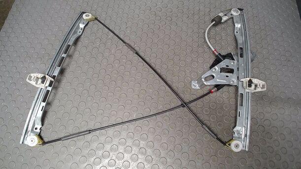 Foto: FENSTERHEBER ELEKTRISCH LINKS ( 206+/ 2/3 TÜRER ) eines Peugeot 206+ 60 LX