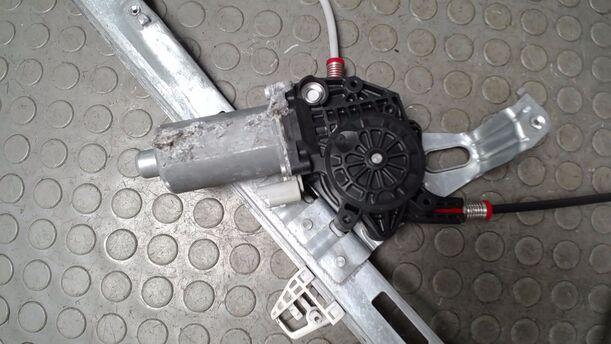 Foto: FENSTERHEBER ELEKTRISCH LINKS ( 206+/ 2/3 TÜRER ) eines Peugeot 206+ 60 LX