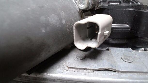 Foto: FENSTERHEBER ELEKTRISCH LINKS ( 206+/ 2/3 TÜRER ) eines Peugeot 206+ 60 LX