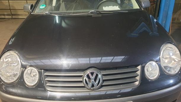 Foto: MOTORHAUBE ( VOR FACELIFT BIS 2005 ) eines VW Polo 1.2 LX