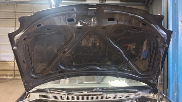 Foto: MOTORHAUBE ( VOR FACELIFT BIS 2005 ) eines VW Polo 1.2 LX