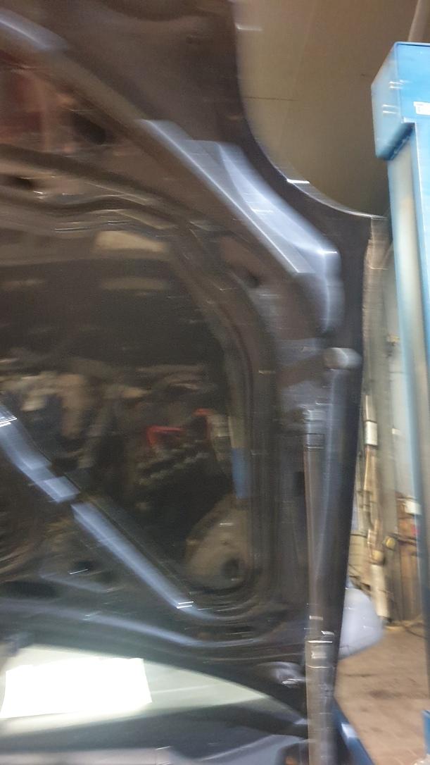 Foto: MOTORHAUBE ( VOR FACELIFT BIS 2005 ) eines VW Polo 1.2 LX