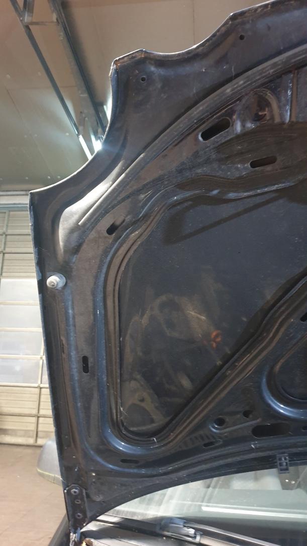Foto: MOTORHAUBE ( VOR FACELIFT BIS 2005 ) eines VW Polo 1.2 LX