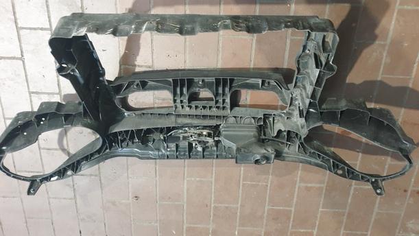 Foto: FRONTBLECH/ SCHLOSSTRÄGER ( VOR FACELIFT / KLIMAANLAGE ) eines VW Polo 1.2 LX