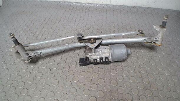 Foto: SCHEIBENWISCHERMOTOR VORN eines VW Polo 1.2 LX