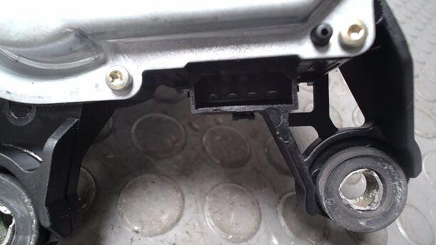 Foto: SCHEIBENWISCHERMOTOR HINTEN eines VW Polo 1.2 LX