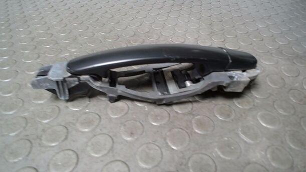 Foto: TÜRAUSSENGRIFF HINTEN LINKS ( UNLACKIERT ) eines VW Polo 1.2 LX