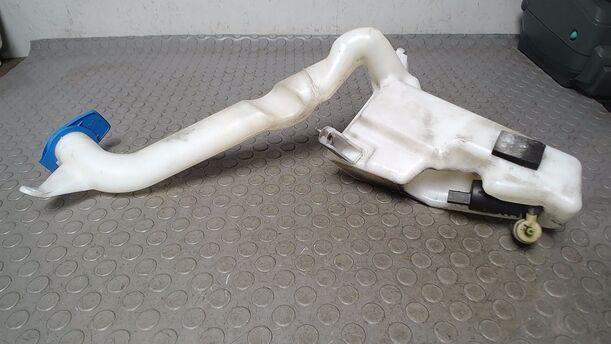 Foto: SCHEIBENWASCHBEHÄLTER eines VW Polo 1.2 LX