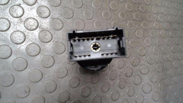 Foto: LICHTSCHALTER eines VW Polo 1.2 LX