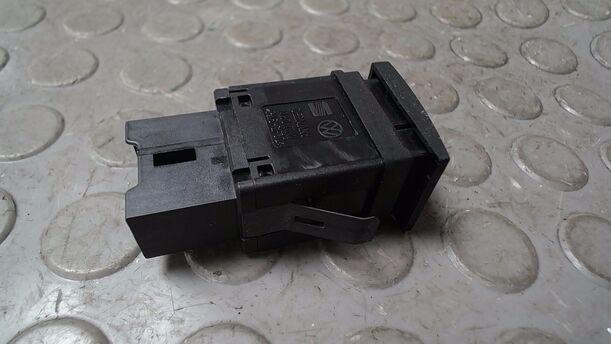 Foto: SCHALTER WARNBLINKANLAGE eines VW Polo 1.2 GLXi