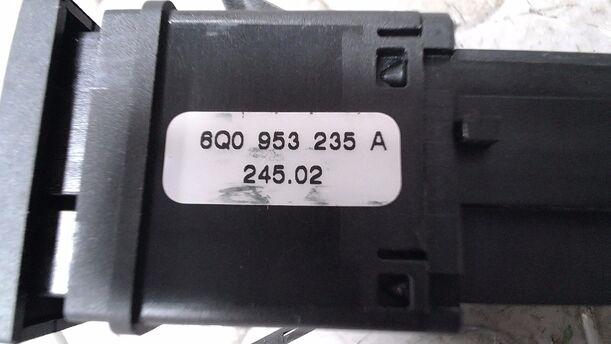 Foto: SCHALTER WARNBLINKANLAGE eines VW Polo 1.2 GLXi
