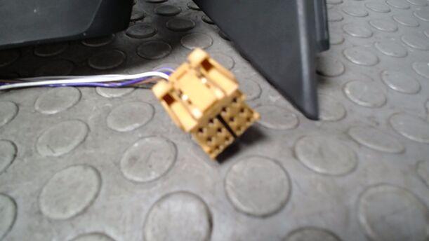 Foto: AUSSENSPIEGEL ELEKTRISCH VERSTELLBAR LINKS ( UNLACKIERT ) eines VW Polo 1.2 GLXi