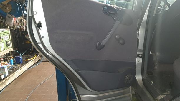 Foto: TÜR HINTEN LINKS ( KURZ ) eines Mercedes-Benz A 140 GLXi