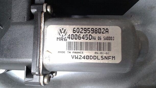 Foto: FENSTERHEBER ELEKTRISCH VORN LINKS ( 4/5 TÜRER ) eines VW Polo 1.2 GLXi