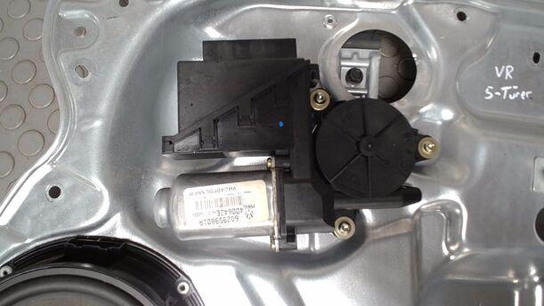Foto: FENSTERHEBER ELEKTRISCH VORN RECHTS ( 4/5 TÜRER ) eines VW Polo 1.2 GLXi