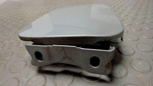 Foto: TANKKLAPPE / TANKDECKEL eines Mercedes-Benz A 140 GLXi