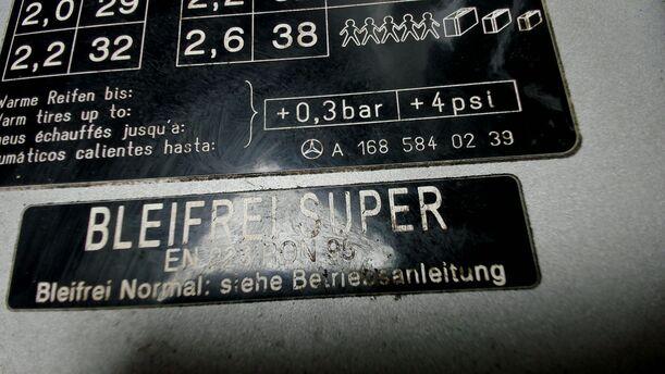 Foto: TANKKLAPPE / TANKDECKEL eines Mercedes-Benz A 140 GLXi