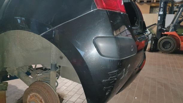 Foto: STOSSFÄNGER/ STOßSTANGE HINTEN eines Renault Twingo 1.2 16V Aut. Style