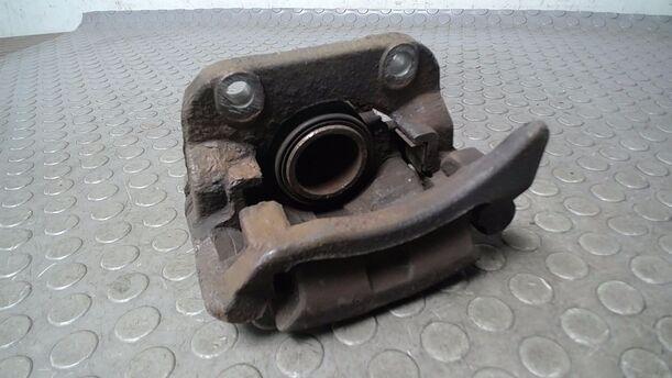 Foto: BREMSSATTEL VORN RECHTS ( TRW ) eines Renault Twingo 1.2 16V Aut. Style