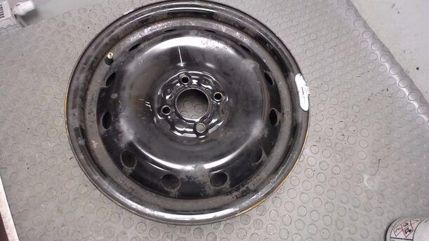 Foto: STAHLFELGE 6X15 ET43 eines Renault Scenic 1.6 GL